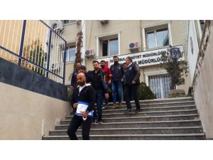 Polis Süsü Verip Nargile Toptancısını Soydular