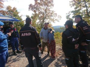 Afad Ve Jandarma Ekipleri Kayıp Çobanı Sağ Olarak Buldu
