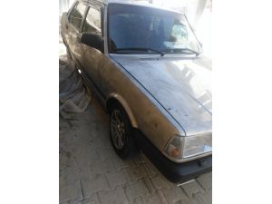 Buldan’da 2 Otomobilin Lastikleri Kimliği Belirsiz Kişilerce Kesildi