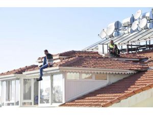 Komşunun Uzattığı Eli Tutarak İntihardan Vazgeçti