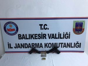 Balıkesir’de Ruhsatsız Silah Baskını