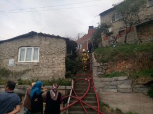 Kartal’da Gecekondu Yangını: 2 Yaralı
