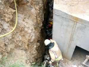Kadıköy’de İnşaat Çukuruna Düşen İşçiye Kurtarma Operasyonu