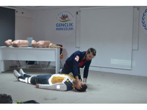 Gençlere ’İlk Yardım’ Bilgilendirmesi