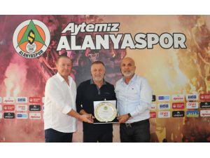 Alanyaspor, Mesut Mesut Bakkal İle Yollarını Ayırdı