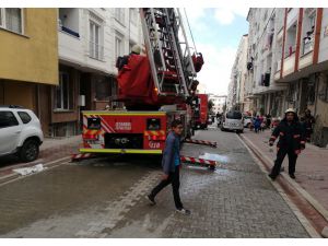 Esenyurt’ta Yangında İlginç Görüntü
