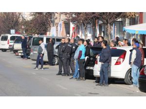 İtfaiyenin Erken Müdahalesi Alevlerin Binayı Sarmasını Önledi