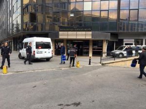 Bayrampaşa Kaymakamlığı’nda Kadın Polis Memuru Başına Silahla Ateş Etti