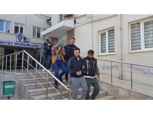 Narkotik Polisi 5 Zehir Tacirini 11 Bin Lira İle Yakaladı