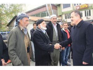 Vali Akbıyık, Yaralıları Ziyaret Edip Esnafın Sorunlarını Dinledi