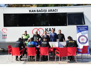 Polislerden Örnek Kan Bağışı