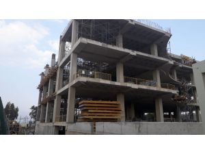 İzmir’de İskeleden Düşen İşçi Yaşamını Yitirdi