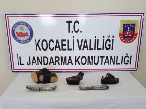 Kocaeli’nde Terlik İçerisine Gizlenmiş 990 Gram Afyon Sakızı Ele Geçirildi