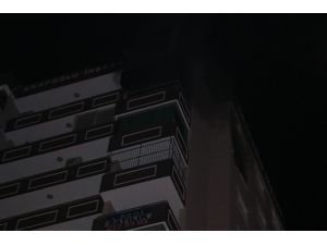 Buzdolabından Çıkan Yangın Apartman Dairesini Küle Çevirdi