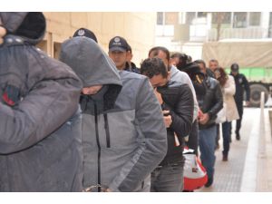 Kasko Ve Sigorta Şirketlerini Dolandıran Şüphelilere Operasyon: 22 Gözaltı