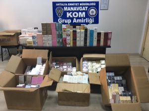 Antalya’da Kaçak Parfüm Operasyonu