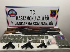 Kastamonu’da Jandarmadan Uyuşturucu Operasyonu: 2 Gözaltı