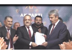 Ak Parti’de Aday Adayları Vitrine Çıkmaya Başladı