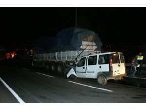 Otomobil Tıra Çarptı: 1 Yaralı