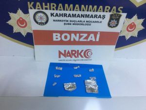 Uyuşturucu Satarken Suçüstü Yakalandı
