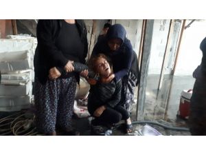 Evinin Yandığını Gören Kadın Gözyaşları İçinde Bayıldı