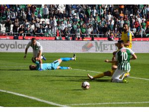 Spor Toto Süper Lig: Atiker Konyaspor: 0 - Mke Ankaragücü: 0 (İlk Yarı)