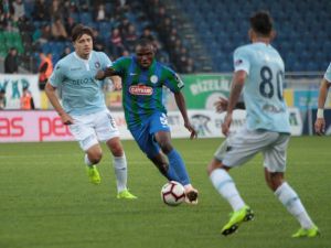 Spor Toto Süper Lig: Çaykur Rizespor: 0 - Medipol Başakşehir: 0 (İlk Yarı)