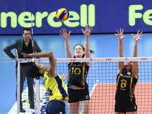 Sultanlar Ligi: Fenerbahçe: 2 - Vakıfbank: 3