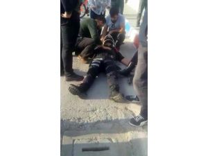Kaza Geçiren Polisin Yardımına Vatandaş Koştu