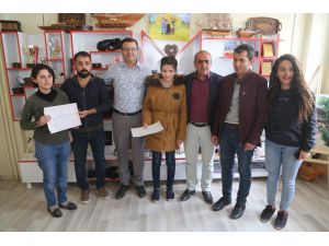 Silopi’de Görme Engelliler Belgelerini Aldı