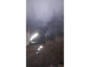 Van’da Korkutan Kömürlük Yangını