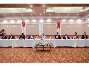 Diyanet İşleri Başkanı Erbaş: “Hac Hizmetlerimizi Her Sene Daha İyi Noktalara Getirmenin Gayretindeyiz”
