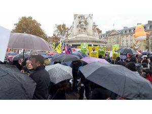 Abd Başkanı Trump, Paris’te Protesto Edildi