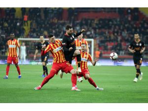 Lopes Galatasaray’da Kızarıyor