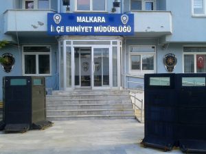 Yaşlı Kadın, 47 Bin 500 Lirasını Dolandırıcıya Kaptırdı