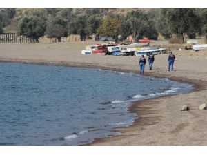 Dikili’de 2 Düzensiz Göçmenin Cesedine Ulaşıldı, 1 Kişi Kurtarıldı