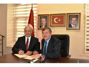 Yıldırımhan, Trabzon Büyükşehir Belediye Başkan Aday Adaylığı İçin Başvurusunu Yaptı