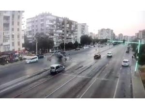 Ne Olduğunu Anlamadı, Kazada Şoka Giren Sürücü Böyle Kaçtı