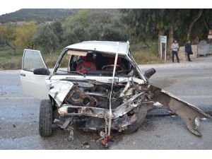 Hatay’da Kargo Kamyoneti 2 Aracı Biçti
