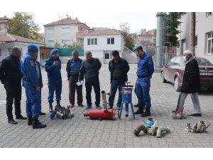 Hırsızlık Şüphelileri Jandarmadan Kaçamadı