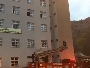 Adana’da Öğrenci Pansiyonunda Yangın