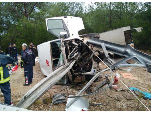 Antalya'da Portakal Toplamaya Giden Suriyelilerin Minibüsü Devrildi: 1 Ölü, 12 Yaralı- (2)- Yeniden