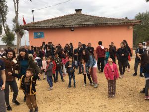 Üniversite Öğrencileri Okul Yeniledi