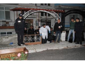 82 Yaşındaki Kadın Evinde Ölü Bulundu