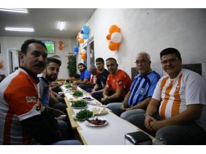 Adana Demirspor Ve Adanaspor Taraftarlarından Dostluk Yemeği