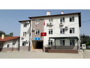 İngilizce Öğretmeni Okulda Kendini İple Asarak İntihar Etti