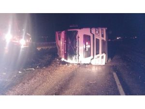 Devrilen Tırın Altında Kalan Sürücü Öldü
