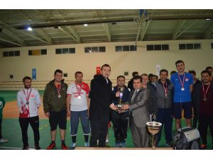 Isparta’da Şehit Sercan Kara Anısına Kurumlararası Futsal Turnuvası