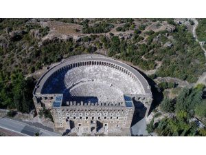 2019'un Temasına Üç Alternatif: Perge, Aspendos Ve Patara