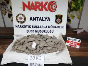 Kargoyla Gönderilen Paketten 20 Kilo Eroin Çıktı